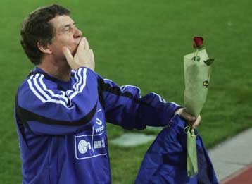 Στον πάγκο της πρωταθλήτριας Ευρώπης για άλλα δύο χρόνια ο Ότο Ρεχάγκελ