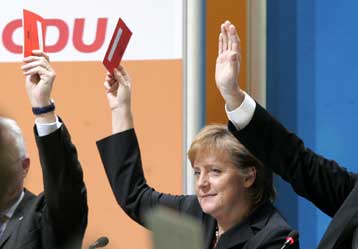 Υπέρ της συμφωνίας για το μεγάλο συνασπισμό τα δύο μεγαλύτερα κόμματα της Γερμανίας