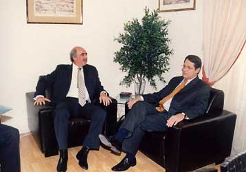 Επαφές Αναστασιάδη με Καραμανλή και Μεϊμαράκη για το Κυπριακό