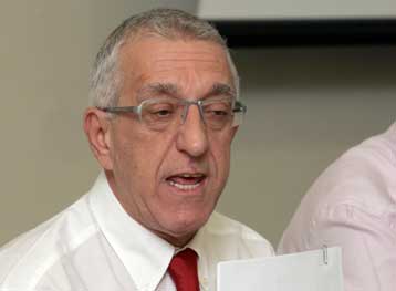 Αποκαλύψεις του Ν.Κακλαμάνη για υπέρογκα κέρδη προμηθευτών στα δημόσια νοσοκομεία