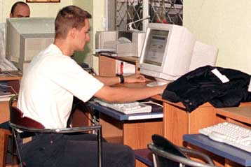 Αγωγή κατά του ΟΤΕ για τις αυξήσεις στις χρεώσεις dial-up ετοιμάζει η ΕΚΠΟΙΖΩ