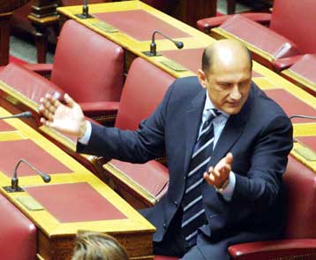 Πειθαρχική δίωξη κατά του Π.Μαντούβαλου άσκησε ο Δικηγορικός Σύλλογος Πειραιά