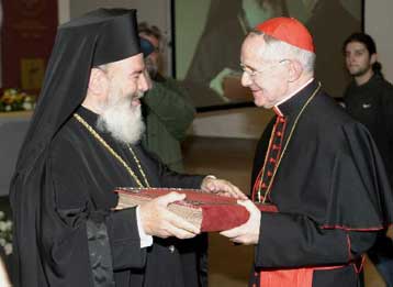 Πρόσκληση του Πάπα στον αρχιεπίσκοπο Χριστόδουλο να επισκεφθεί το Βατικανό