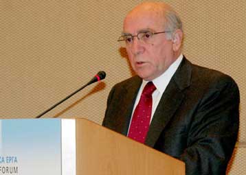 Υπέρ του διαγωνισμού για τις επεκτάσεις της Αττικής Οδού τάσσεται ο υπουργός ΠΕΧΩΔΕ