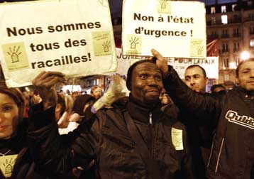 «Είμαστε όλοι υπεύθυνοι για τα επεισόδια» δήλωσε ενώπιον της Γερουσίας ο Ν.Σαρκοζί