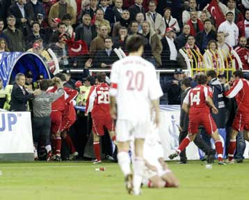 Με αποκλεισμό από τα προκριματικά του Μουντιάλ 2010 κινδυνεύει η Τουρκία