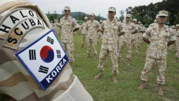 Η Ν.Κορέα αποσύρει από το Ιράκ το 1/3 της στρατιωτικής της δύναμης