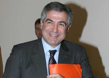 Στόχος αγνώστων για δεύτερη φορά ο βουλευτής του ΠΑΣΟΚ Μ.Καρχιμάκης