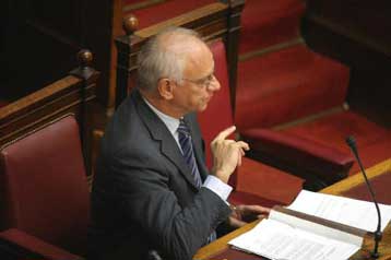 «Λογική τιμή» τα 3,1 δισ. δολάρια για τα F-16, λέει τώρα ο υπουργός Εθνικής Αμυνας