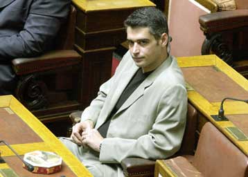 Να κηρυχθεί αναθεωρητική η επόμενη Βουλή εισηγείται ο Αρης Σπηλιωτόπουλος