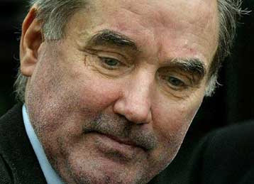 Στην εντατική εισήχθη o Μπεστ, που περνά δύσκολες ώρες