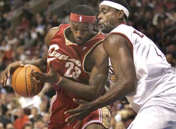 Σπουδαία εκτός έδρας νίκη των Κλίβελαντ επί των Σίξερς με υπογραφή ΛεΜπρόν Τζέιμς