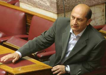 Πιθανή παραγραφή της υπόθεσης Μαντούβαλου, παρά θετική εισήγηση για άρση της ασυλίας