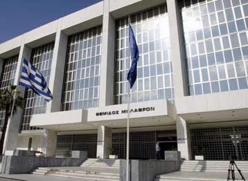 Δεκαέξι κλήσεις σε απολογία για την υπόθεση του παραδικαστικού κυκλώματος