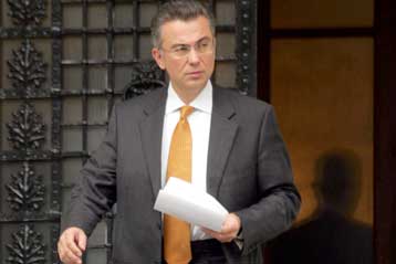 Δεν έχει συζητηθεί θέμα ανασχηματισμού με υπουργούς, δηλώνει ο Θ.Ρουσόπουλος