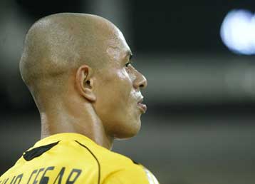 Σενάρια συμφωνίας του Σέζαρ με τον Παναθηναϊκό-Δύσκολα θα μείνει στην ΑΕΚ