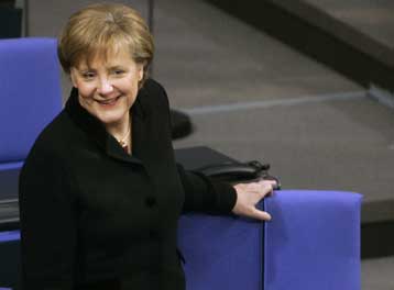 Ευρωπαϊκή περιοδεία αρχίζει η Ανγκελα Μέρκελ με πρώτο σταθμό το Μέγαρο των Ηλυσίων