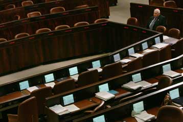 Νίκη για το κόμμα του Σαρόν και καταποντισμό του Λικούντ δείχνουν οι δημοσκοπήσεις