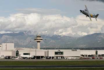 Η Ισπανία κάνει λόγο για «νόμιμες πτήσεις» της CIA από τα αεροδρόμιά της