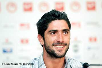 Ο Ολυμπιακός είναι πολύ μεγαλύτερη ομάδα από τον Παναθηναϊκό, δηλώνει ο Κωνσταντίνου