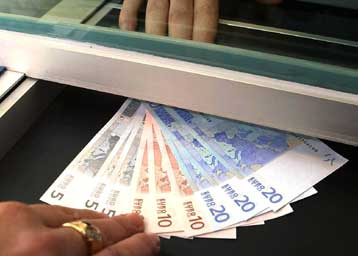 «Καμπανάκι» από το Ινστιτούτο Καταναλωτών για τα εορτοδονάνεια