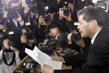 Πρωτοπόρος της κλωνοποίησης παραιτήθηκε λόγω ηθικού παραπτώματος