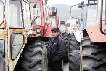 Συμβολικός αποκλεισμός της παλιάς εθνικής οδού Θεσσαλονίκης-Βέροιας από αγρότες