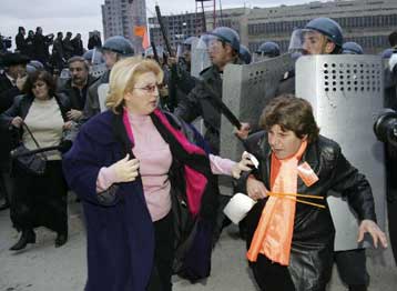 Βίαια επεισόδια μεταξύ αστυνομικών και διαδηλωτών στην πρωτεύουσα του Αζερμπαϊτζάν