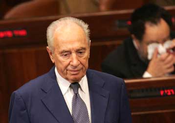 Να «αυτομολήσει» στο νέο κόμμα του Σαρόν σκέφτεται ο Σιμόν Πέρες