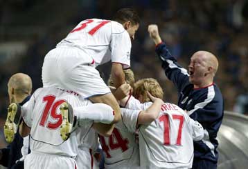 Κατρακυλούν οι Ρέιντζερς, ηττήθηκαν και από την Χιμπέρνιαν με 2-1