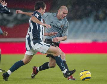 Η Ρεάλ ισοφάρισε την Σοσιεδάδ στο τελευταίο τρίλεπτο, «τεσσάρα» της Μπαρτσελόνα