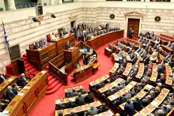 Σκέψεις εντός της κυβέρνησης για συνταγματική αναθεώρηση το 2006