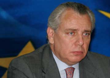 Αντιμετωπίζεται τυχόν πρόβλημα από το νόμο για το ξέπλυμα χρήματος, λέει η κυβέρνηση