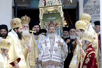 Εκκλησία και λαός είναι σιαμαία που δεν μπορούν να χωρίσουν, λέει ο Χριστόδουλος