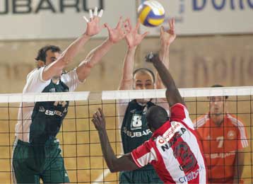 «Αλώβητος» έφυγε ο Ολυμπιακός από την Γλυφάδα, 3-0 σετ τον Παναθηναϊκό