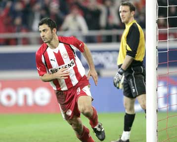 Μόνος πρώτος έμεινε και πάλι ο Ολυμπιακός με το 2-1 επί του Ηρακλή