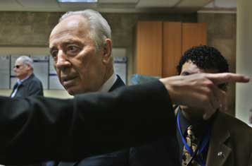 Στηρίζει Σαρόν στις εκλογές ο Σιμόν Πέρες χωρίς να προσχωρεί στο νέο κόμμα