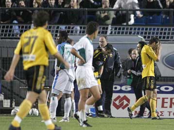 Βαρύ κατηγορητήριο σε ΑΕΚ, Λεβαδειακό για τα έκτροπα στην Λιβαδειά