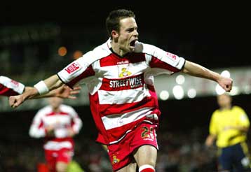 Η Ντόνκαστερ… πέταξε έξω την Αστον Βίλα, προκρίθηκε και η Αρσεναλ