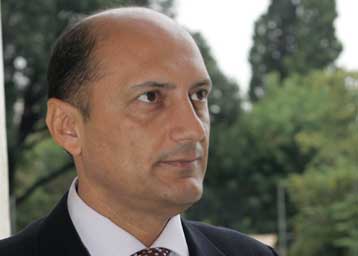 Την άρση της ασυλίας του Π.Μαντούβαλου αποφάσισε η Ολομέλεια της Βουλής