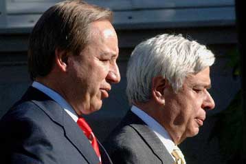 Πόρους για τους συμβασιούχους των δήμων ζητά η ΚΕΔΚΕ από την κυβέρνηση