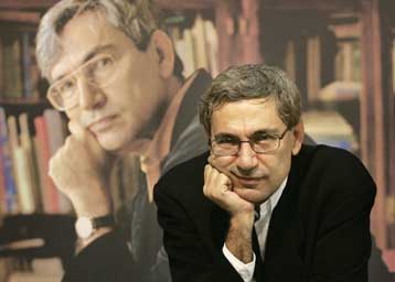 Πενταμελής επιτροπή του Ευρωκοινοβουλίου θα παρακολουθήσει τη δίκη του Ορ.Παμούκ