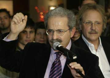 Την συμπόρευση παλαιών και νέων στην πολιτική ζωή προτείνει ο Μ.Ανδρουλάκης