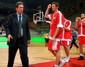 Τη μερική κατάπτωση της εγγυητικής επιστολής της ΚΑΕ Ολυμπιακός αποφάσισε η ΕΕΑ