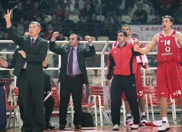 Δεύτερη νίκη για τον Ολυμπιακό, 70-65 την πολωνική Προκόμ Τρεφλ