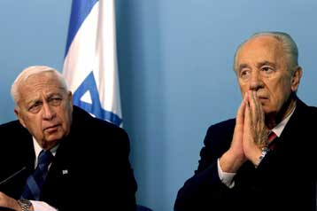 Αξιολύπητη χαρακτηρίζουν τα στελέχη των Εργατικών τη συμμαχία Πέρες με Σαρόν