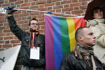 «Ναι» του Συνταγματικού Δικαστηρίου της Ν.Αφρικής στους γάμους ομοφυλόφιλων