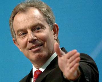 Ο Μπλερ ζητά συναίνεση των «νέων» της Ευρώπης σε περικοπή κοινοτικών κονδυλίων