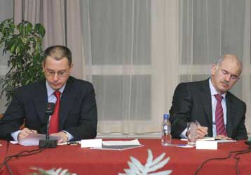 Απαιτείται αμοιβαία αποδεκτή λύση για το Κόσοβο, δηλώνει ο Γ.Παπανδρέου από τη Σόφια