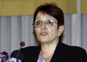 Ψήφο καταδίκης των μεγάλων κομμάτων ζητά και πάλι η Αλέκα Παπαρήγα